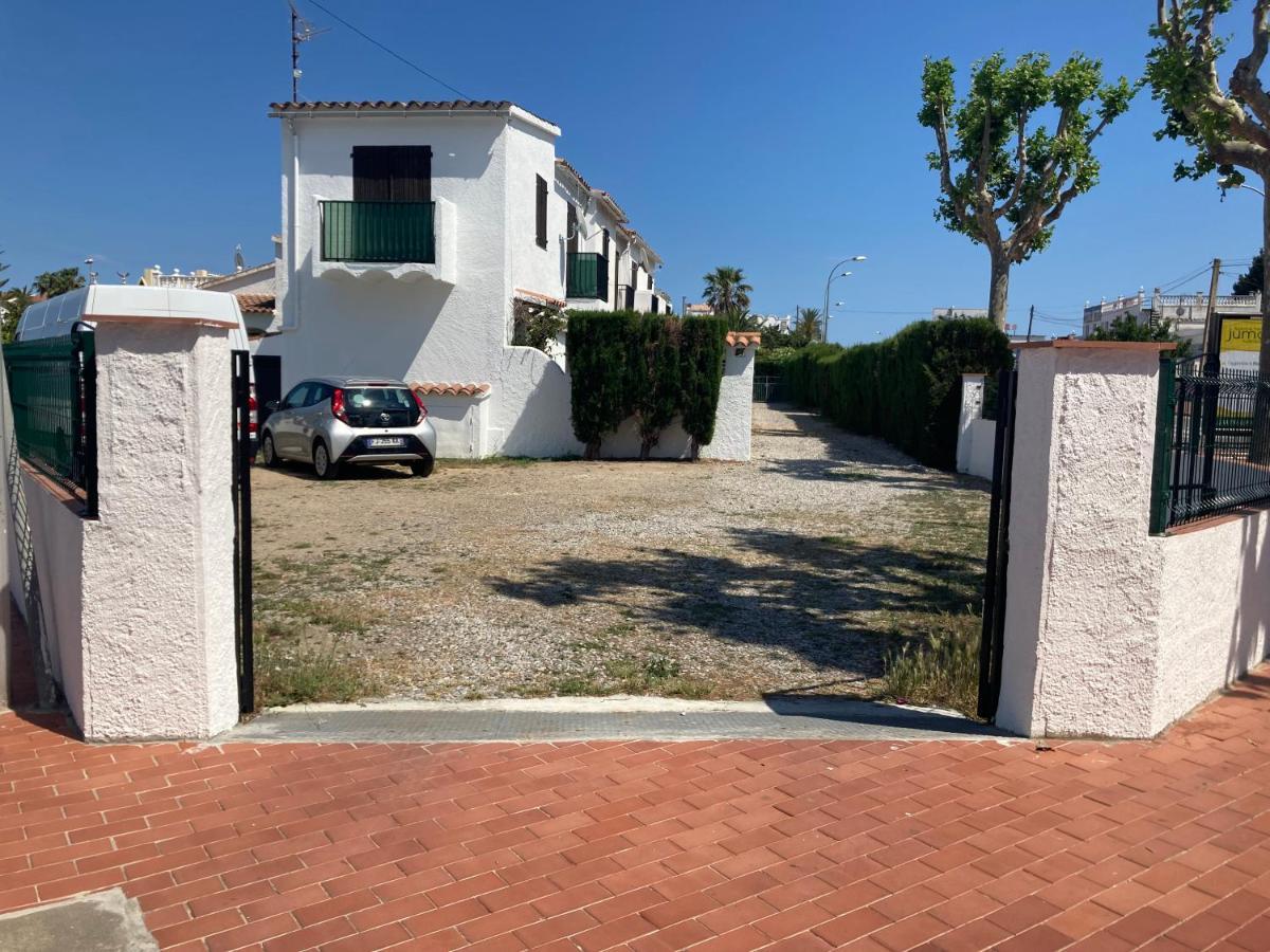 Charmante Maison Coeur De Ville 650M Plage Ampuriabrava Exterior foto