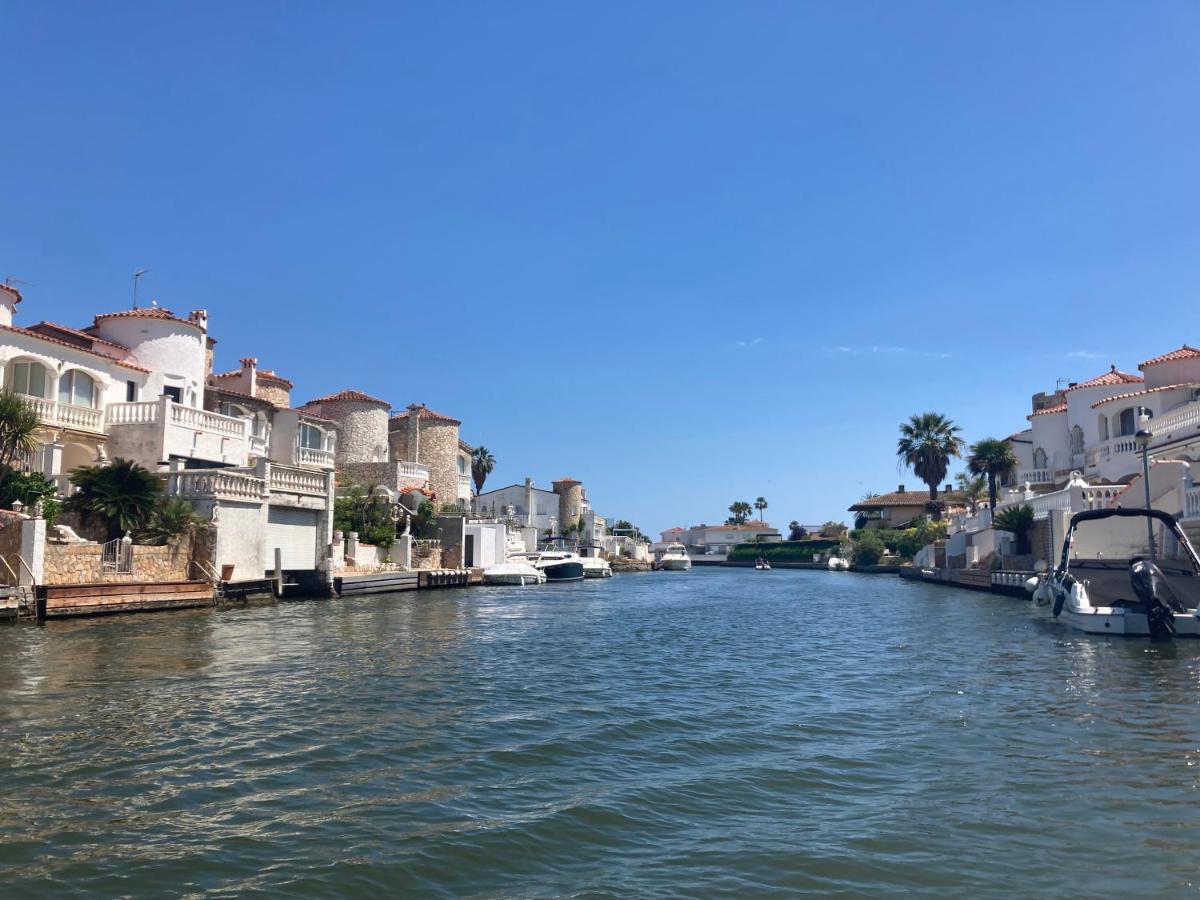 Charmante Maison Coeur De Ville 650M Plage Ampuriabrava Exterior foto