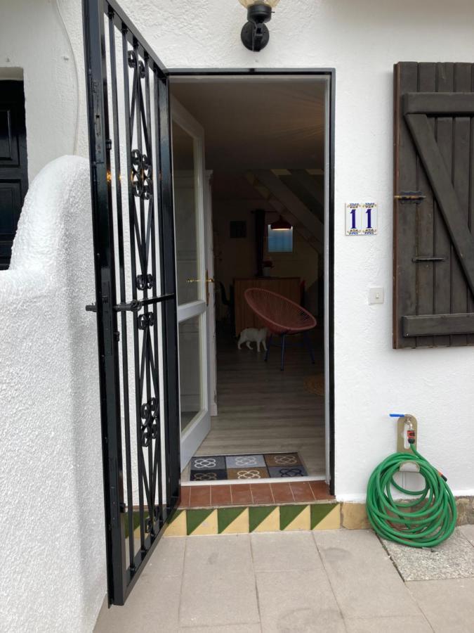 Charmante Maison Coeur De Ville 650M Plage Ampuriabrava Exterior foto